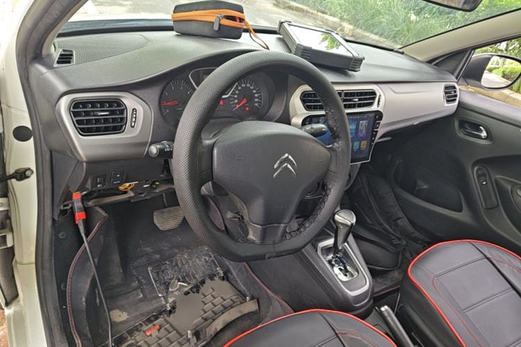 Used Citroen Elysee 2016 1.6L Automatic Comfort Model Center Console