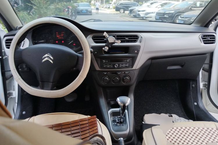 Used Citroen Elysee 2016 1.6L Automatic Fashion Model Center Console