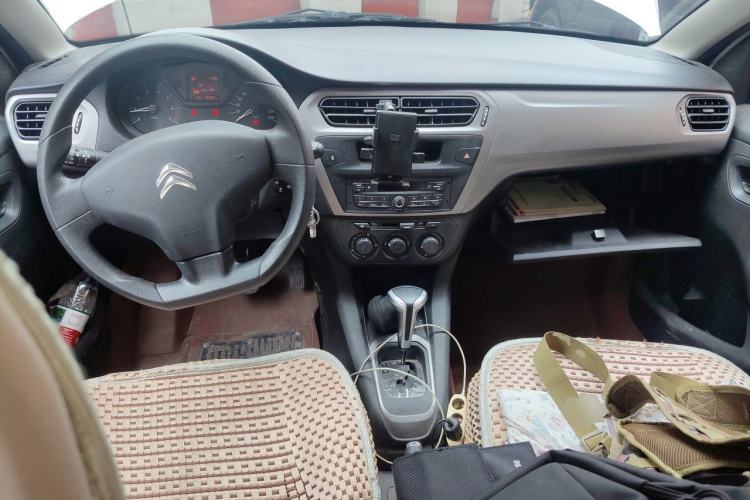 Used Citroen Elysee 2016 1.6L Automatic Fashion Model Center Console