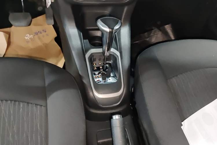 Used Citroen Elysee 2016 1.6L Automatic Fashion Model Gear Lever