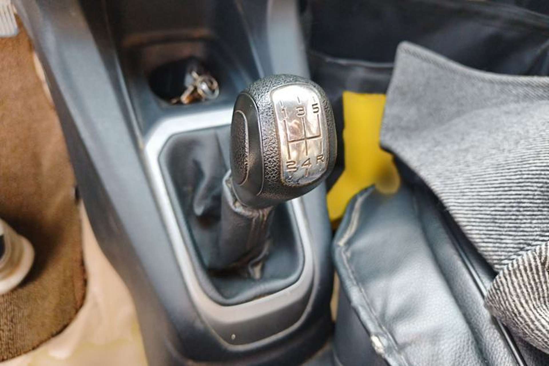 Used Citroen Elysee 2016 1.6L Manual Fashion Edition Gear Lever