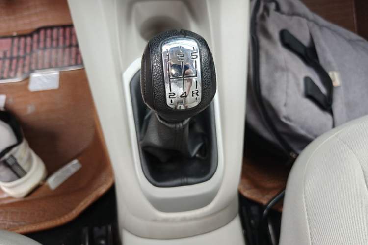 Used Citroen Elysee 2016 1.6L Manual Fashion Edition Gear Lever