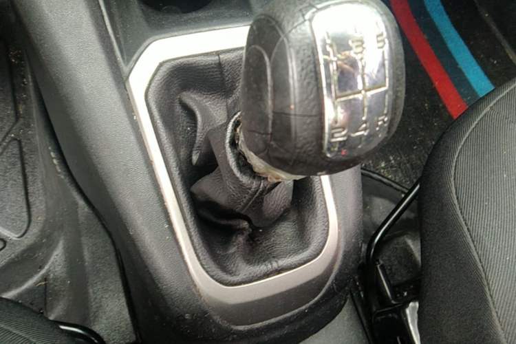Used Citroen Elysee 2016 1.6L Manual Fashion Edition Gear Lever