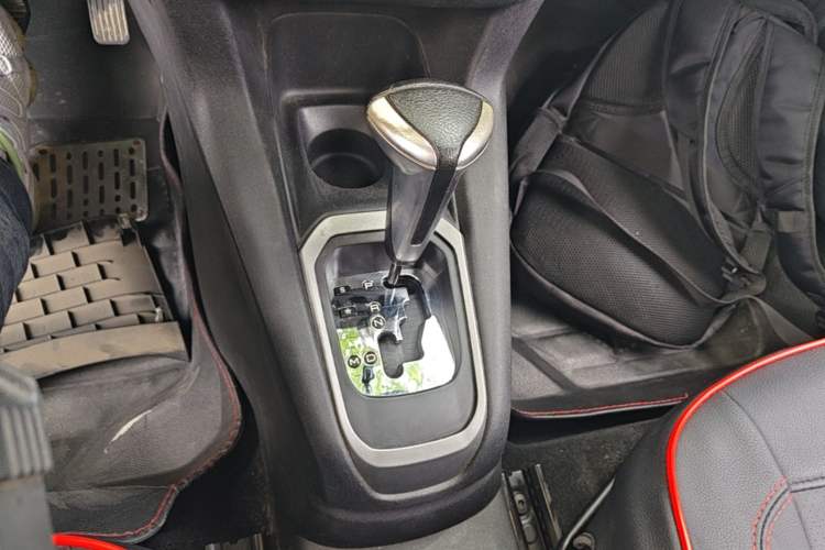 Used Citroen Elysee 2016 1.6L Automatic Comfort Model Gear Lever