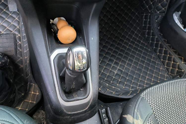 Used Citroen Elysee 2016 1.6L Manual Fashion Edition Gear Lever