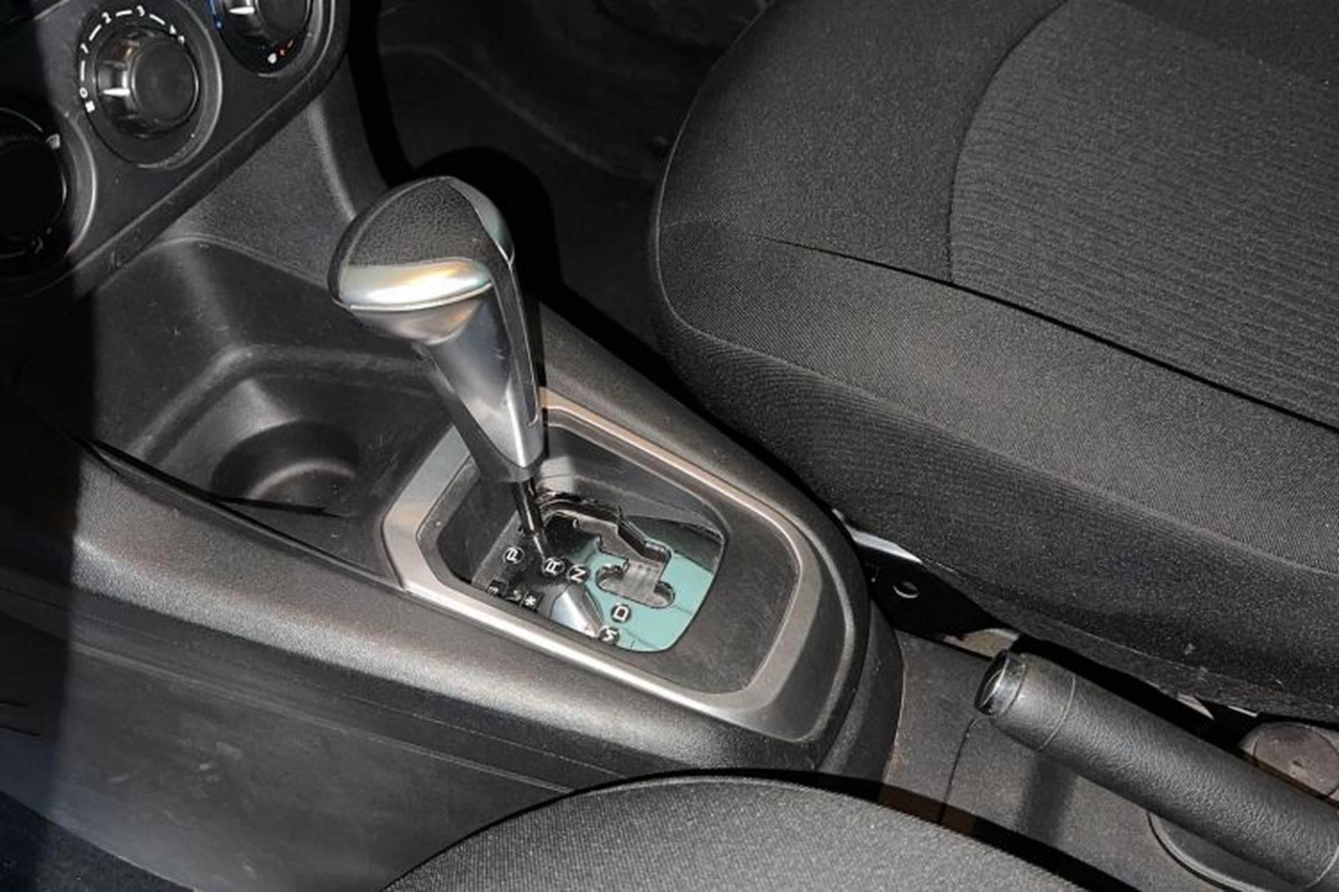 Used Citroen Elysee 2016 1.6L Automatic Fashion Model Gear Lever