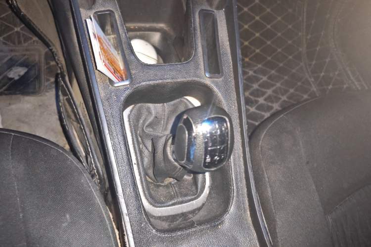 Used Citroen Elysee 2016 1.6L Manual Fashion Edition Gear Lever