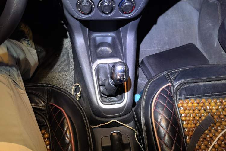 Used Citroen Elysee 2016 1.6L Manual Fashion Edition Gear Lever