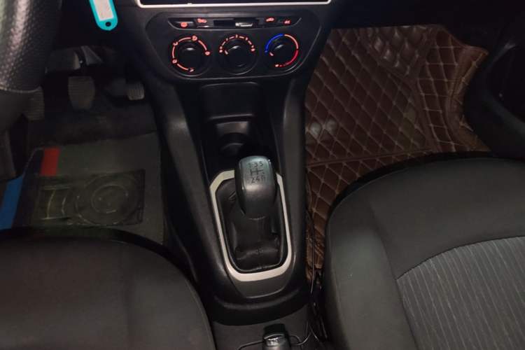 Used Citroen Elysee 2016 1.6L Manual Fashion Edition Gear Lever