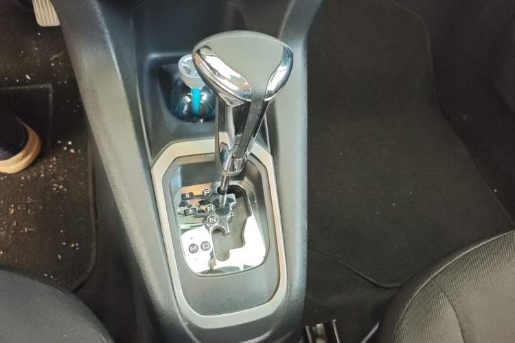 Used Citroen Elysee 2016 1.6L Automatic Comfort Model Gear Lever
