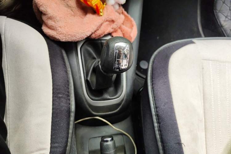 Used Citroen Elysee 2016 1.6L Manual Fashion Edition Gear Lever