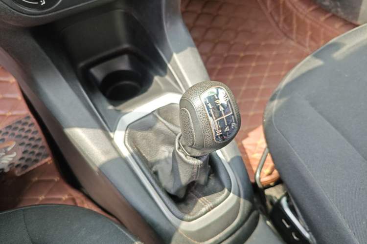 Used Citroen Elysee 2016 1.6L Manual Fashion Edition Gear Lever