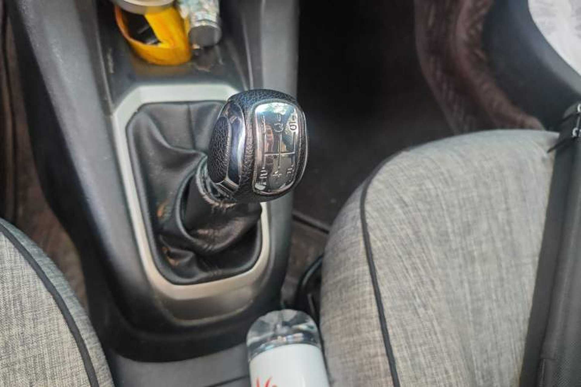 Used Citroen Elysee 2016 1.6L Manual Fashion Edition Gear Lever