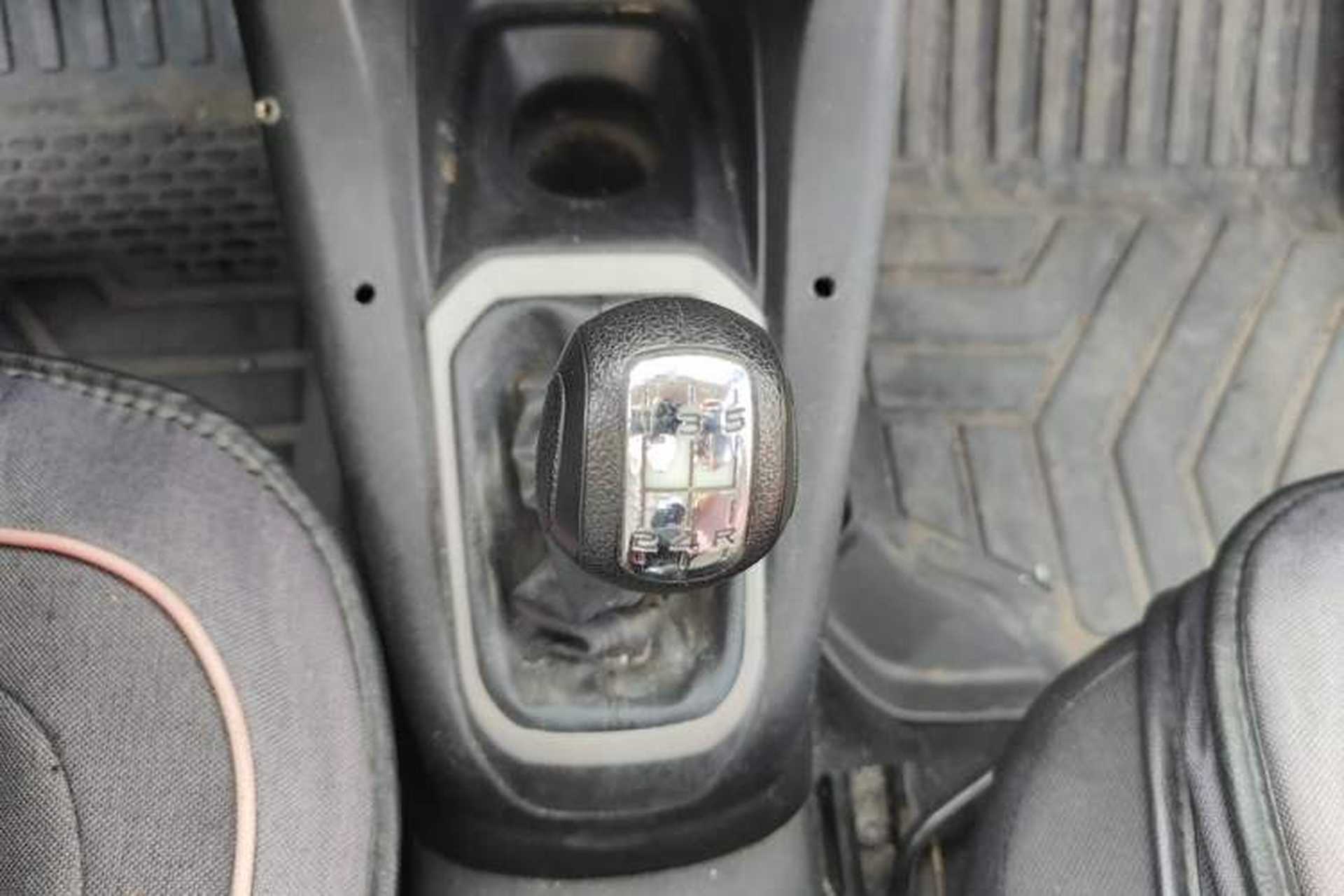 Used Citroen Elysee 2016 1.6L Manual Fashion Edition Gear Lever
