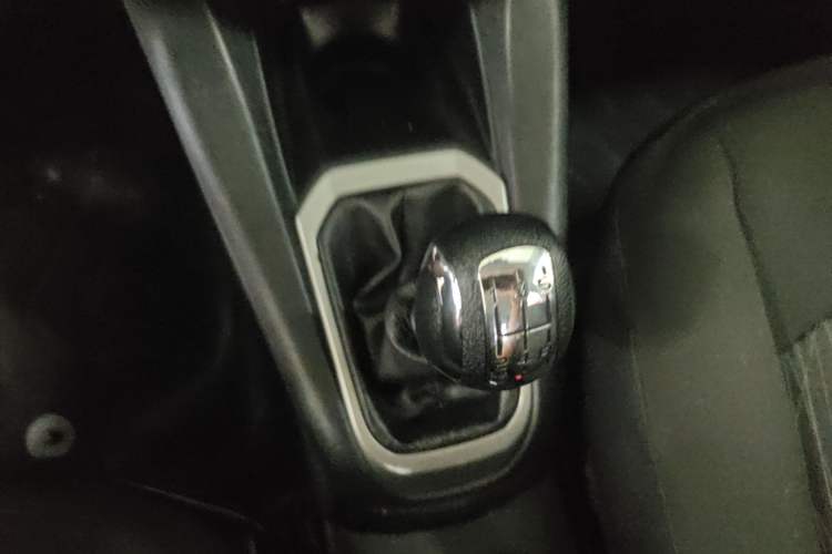 Used Citroen Elysee 2016 1.6L Manual Fashion Edition Gear Lever