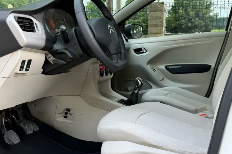 Used Citroen Elysee 2016 1.6L Manual Fashion Edition Interior 2