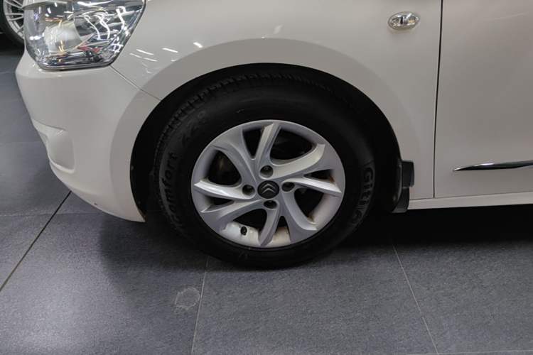 Used Citroen Elysee 2016 1.6L Automatic Comfort Model Left Front Wheel Hub
