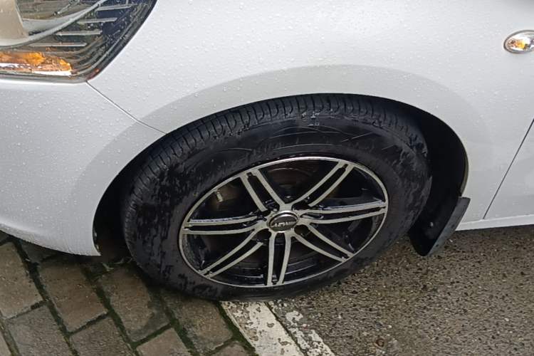 Used Citroen Elysee 2016 1.6L Manual Fashion Edition Left Front Wheel Hub