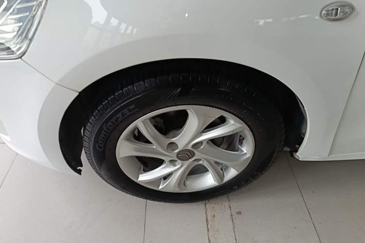 Used Citroen Elysee 2016 1.6L Automatic Fashion Model Left Front Wheel Hub