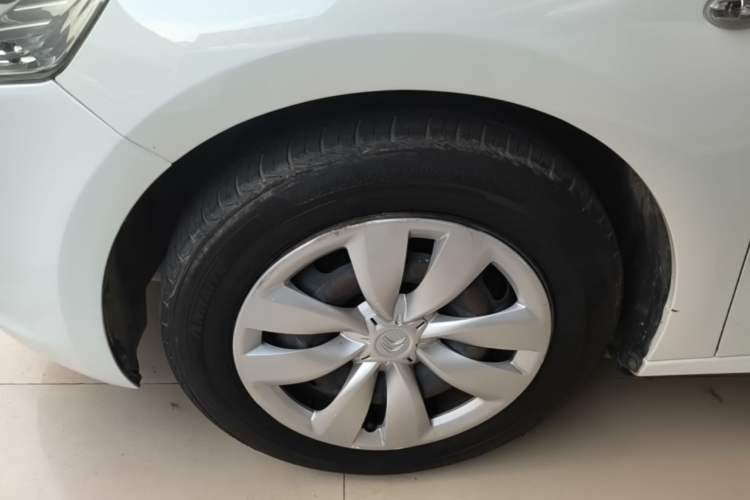 Used Citroen Elysee 2016 1.6L Automatic Fashion Model Left Front Wheel Hub