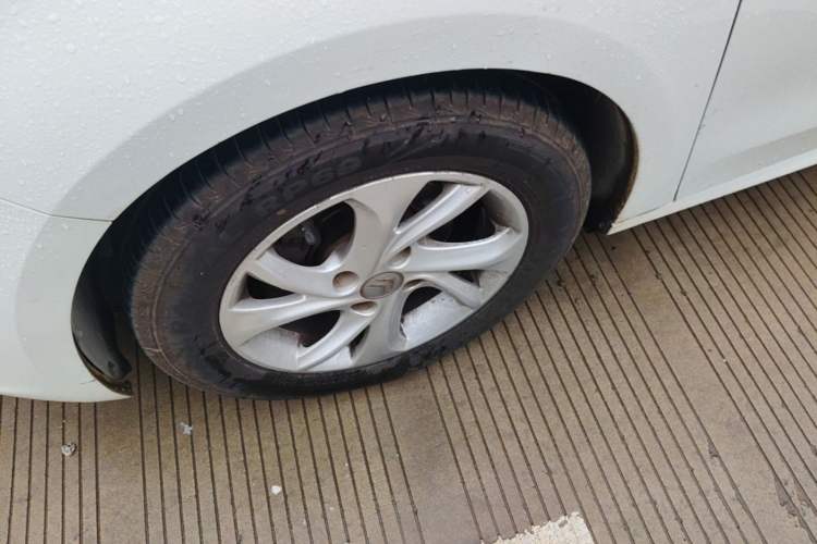 Used Citroen Elysee 2016 1.6L Automatic Fashion Model Left Front Wheel Hub