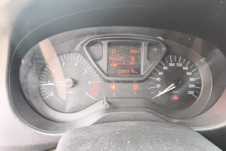Used Citroen Elysee 2016 1.6L Automatic Fashion Model Odometer Close Up