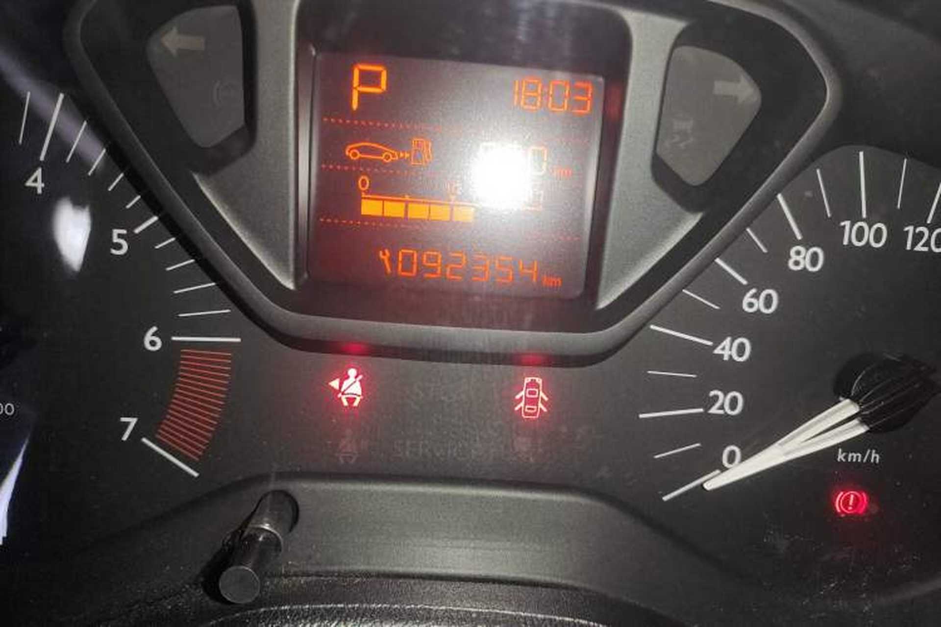 Used Citroen Elysee 2016 1.6L Automatic Fashion Model Odometer Close Up