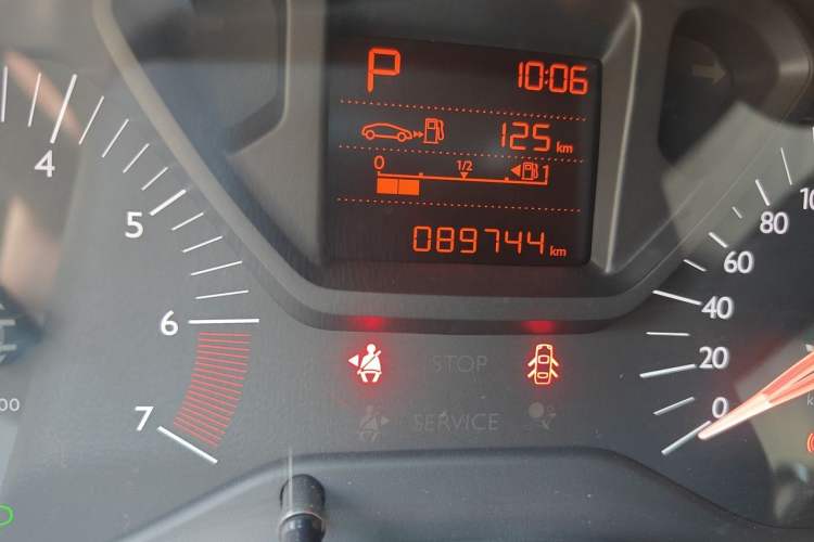 Used Citroen Elysee 2016 1.6L Automatic Fashion Model Odometer Close Up