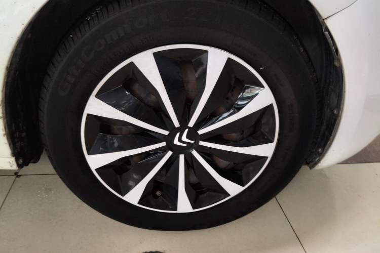Used Citroen Elysee 2016 1.6L Automatic Fashion Model Right Front Wheel Hub