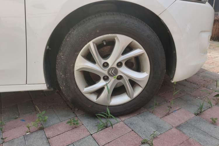Used Citroen Elysee 2016 1.6L Manual Fashion Edition Right Front Wheel Hub