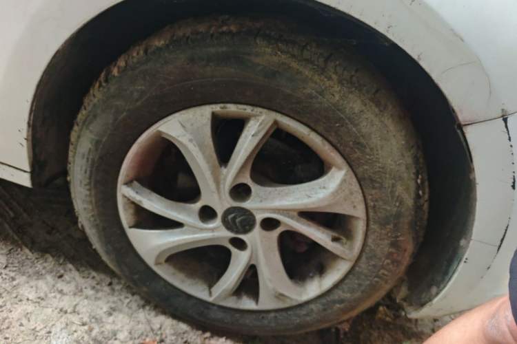 Used Citroen Elysee 2016 1.6L Automatic Fashion Model Right Front Wheel Hub