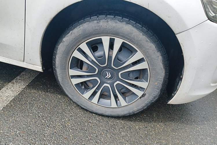 Used Citroen Elysee 2016 1.6L Automatic Fashion Model Right Front Wheel Hub