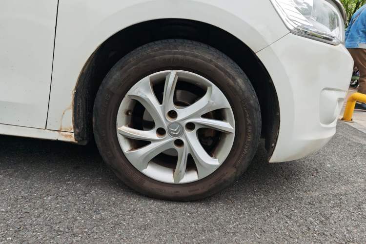 Used Citroen Elysee 2016 1.6L Manual Fashion Edition Right Front Wheel Hub