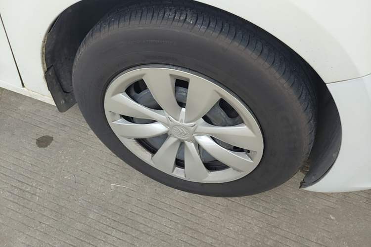 Used Citroen Elysee 2016 1.6L Automatic Fashion Model Right Front Wheel Hub