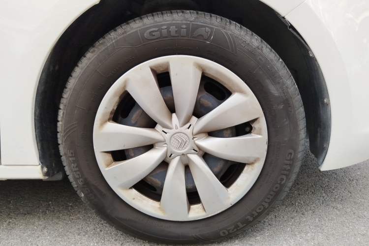 Used Citroen Elysee 2016 1.6L Automatic Fashion Model Right Front Wheel Hub