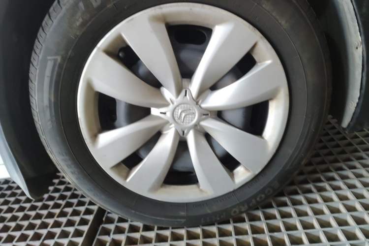 Used Citroen Elysee 2016 1.6L Automatic Fashion Model Right Front Wheel Hub