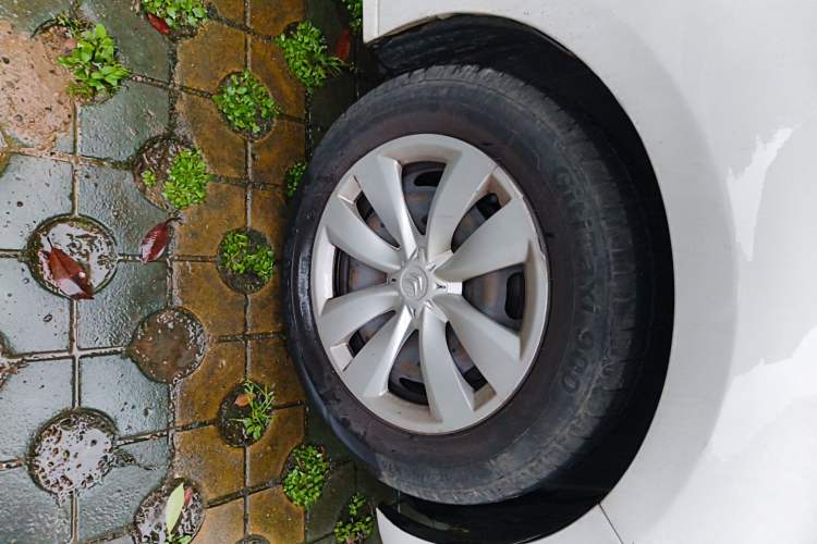 Used Citroen Elysee 2016 1.6L Manual Fashion Edition Right Front Wheel Hub