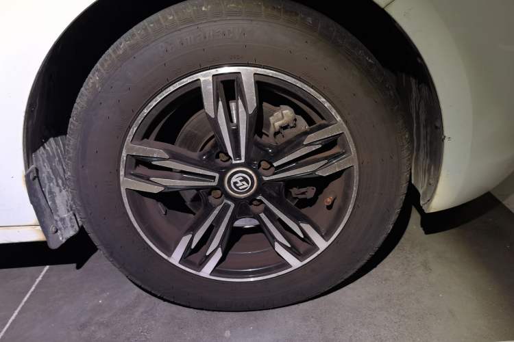Used Citroen Elysee 2016 1.6L Manual Fashion Edition Right Front Wheel Hub