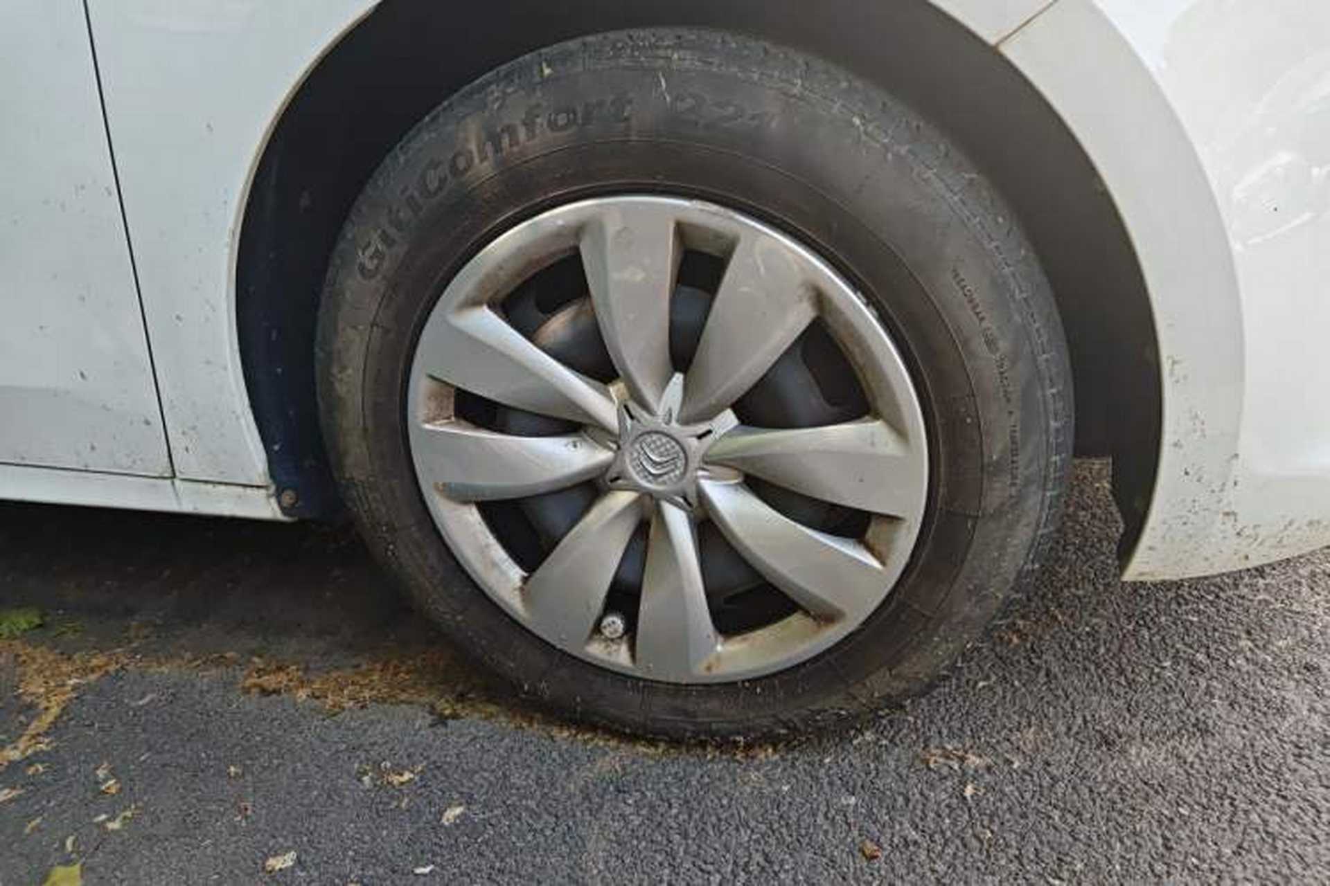 Used Citroen Elysee 2016 1.6L Automatic Fashion Model Right Front Wheel Hub