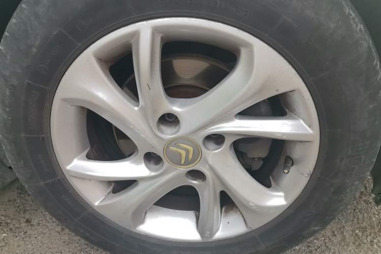 Used Citroen Elysee 2016 1.6L Automatic Fashion Model Right Front Wheel Hub