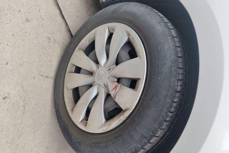 Used Citroen Elysee 2016 1.6L Automatic Fashion Model Right Front Wheel Hub