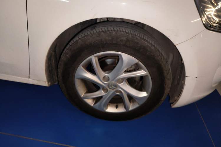 Used Citroen Elysee 2016 1.6L Manual Fashion Edition Right Front Wheel Hub