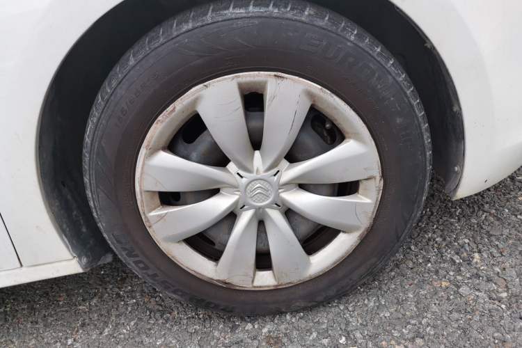 Used Citroen Elysee 2016 1.6L Automatic Fashion Model Right Front Wheel Hub