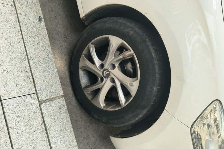 Used Citroen Elysee 2016 1.6L Automatic Comfort Model Right Front Wheel Hub