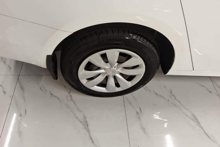 Used Citroen Elysee 2016 1.6L Automatic Fashion Model Right Rear Wheel Hub