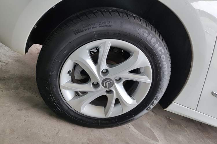 Used Citroen Elysee 2016 1.6L Manual Comfort Model Right Rear Wheel Hub