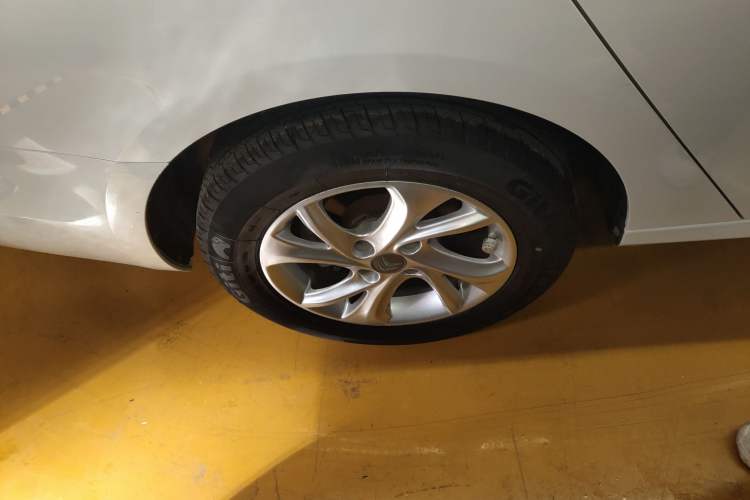 Used Citroen Elysee 2016 1.6L Automatic Fashion Model Right Rear Wheel Hub