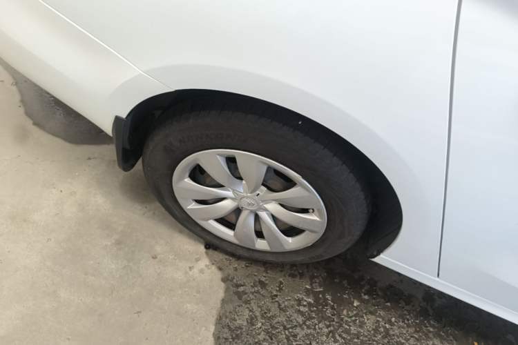 Used Citroen Elysee 2016 1.6L Automatic Fashion Model Right Rear Wheel Hub