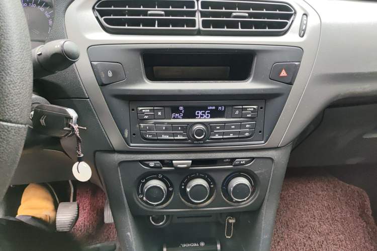 Used Citroen Elysee 2017 1.6L Manual Fashion Model Audio And AC Panel