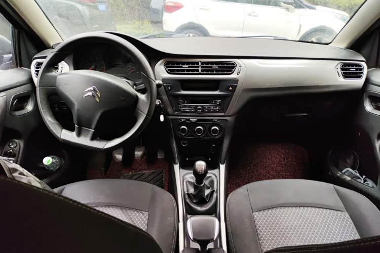 Used Citroen Elysee 2017 1.6L Manual Fashion Model Center Console